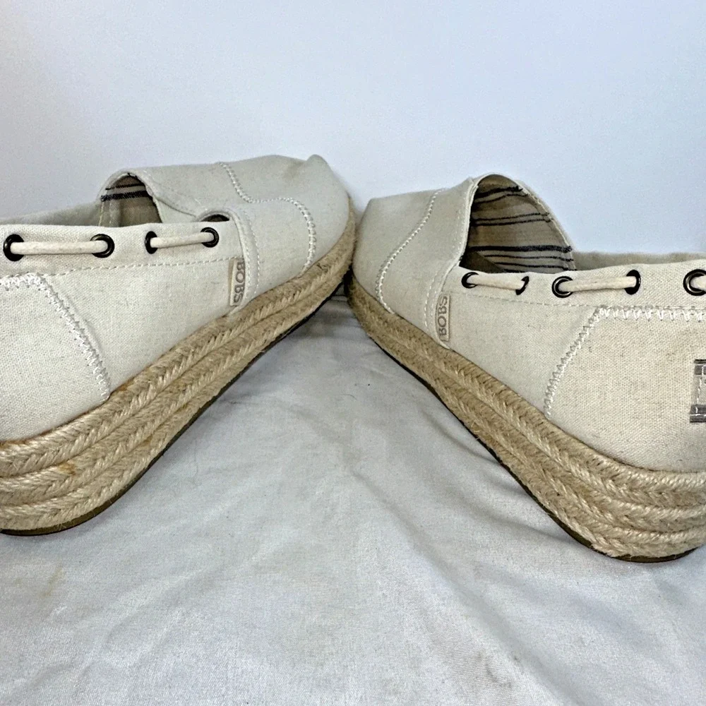 Skechers Womens Bobs Canvas Beige 1.5 Inch Platform Memory Foam Sz 10 Yacht Shoe